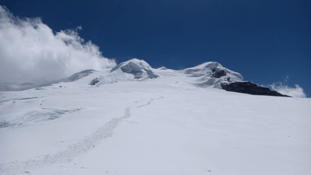 wonderhimalaya-mera-peak-climbing-2025